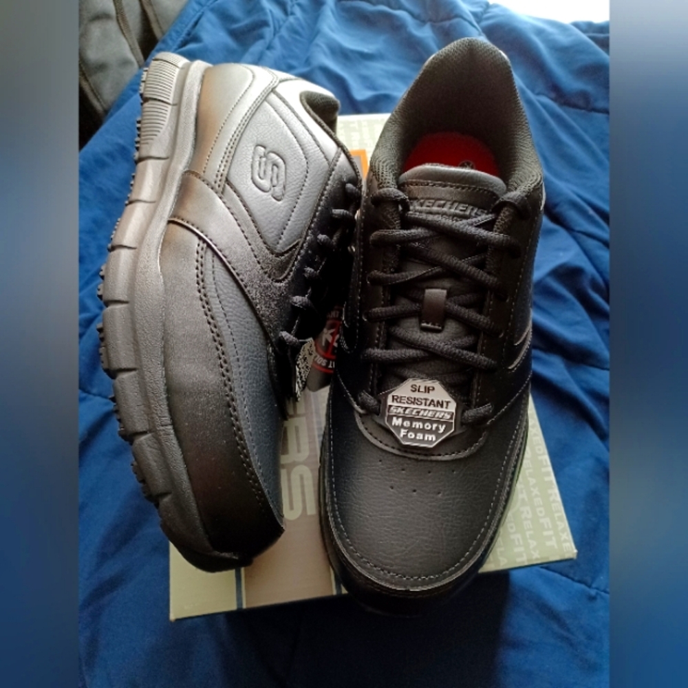 Sketchers slip resistant, memory foam, relaxed fit black work shoes. New in box